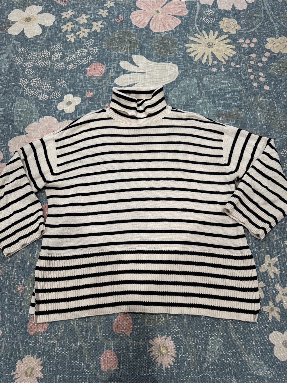 Loft Outlet Cream and Black Striped Sweater Sz XL